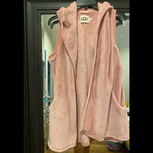 Ugg vest super comfy